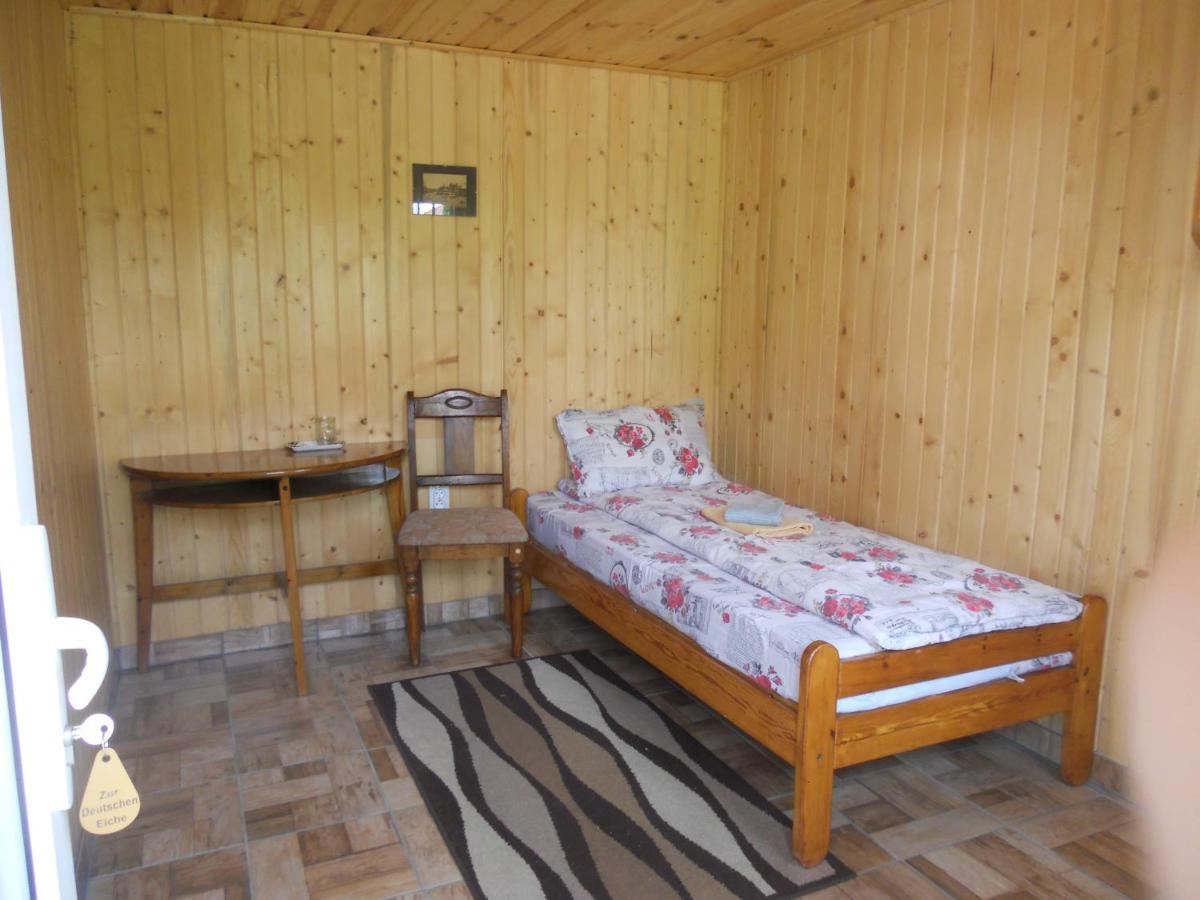 Pension, Camping & Biker Station Zur Deutschen Eiche Ciocanesti Exterior photo